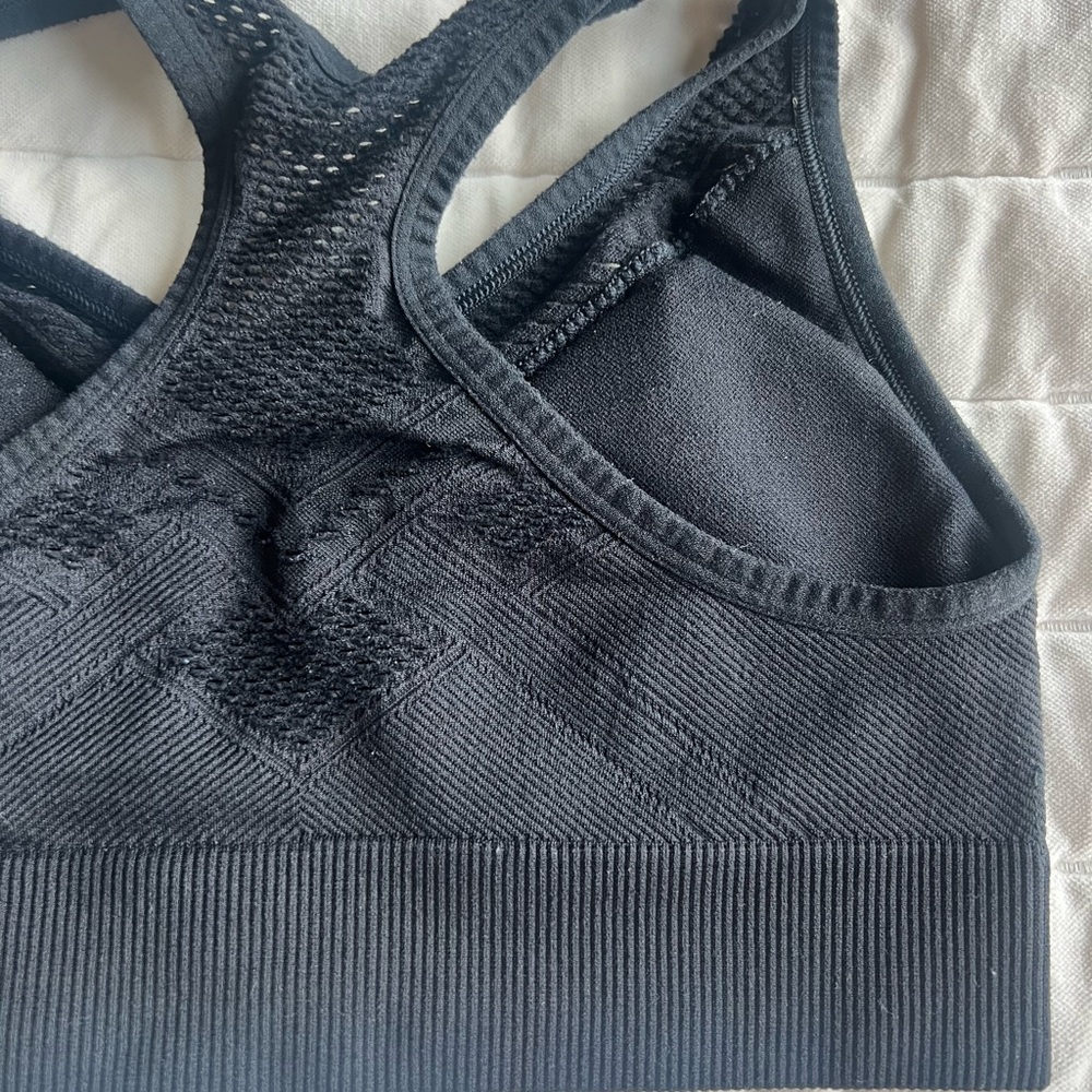 Women’s sports bras target (2 bras) - Picture 9 of 9